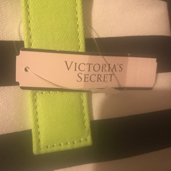 👙Victoria Secret’s Bra & Panty Traveler Bag👙 - Picture 8 of 8